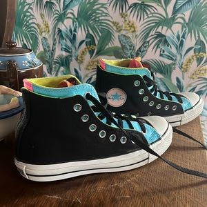 Size 6.5 Women’s/ 5 Mens. Double Laced Converse Hightops